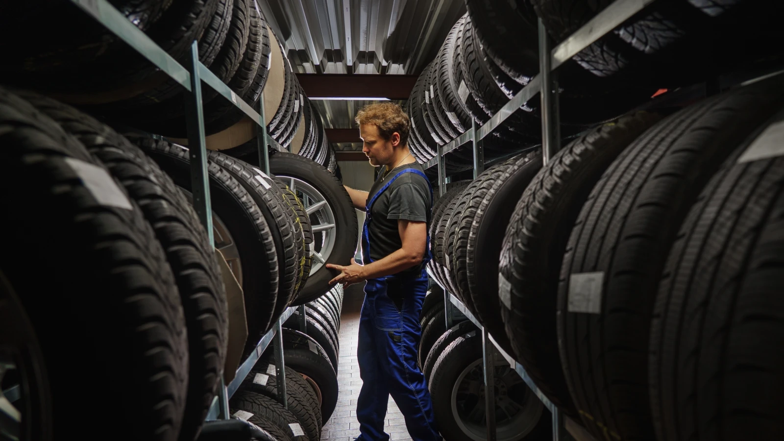 ADAC’tan 225/45 R17 Dört Mevsim Lastik Testi: Güvenlikte Büyük Farklar, © shutterstock ADAC’tan 225/45 R17 Dört Mevsim Lastik Testi: Güvenlikte Büyük Farklar, © shutterstock