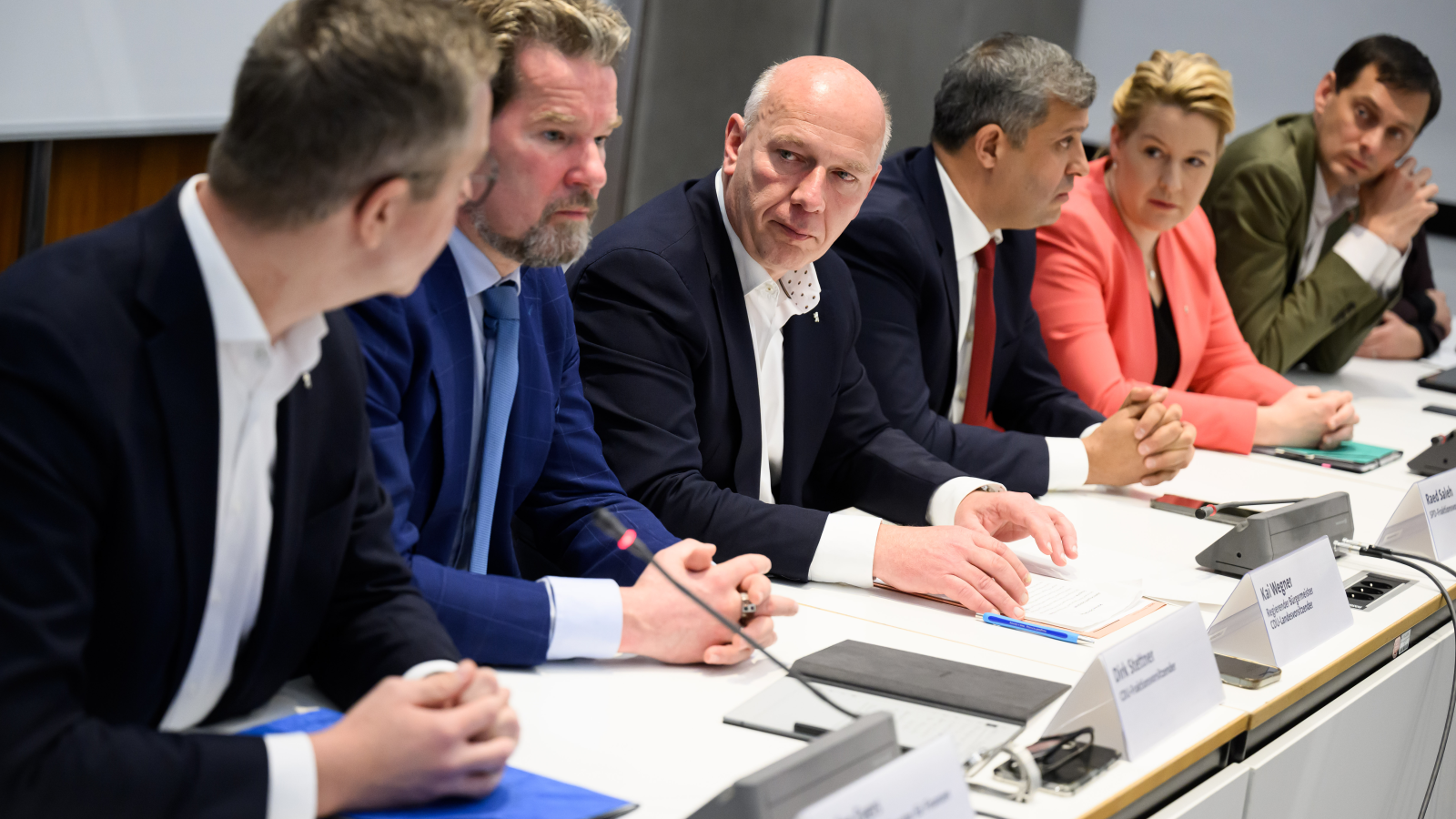 Berlin Senatosu Marzahn-Hellersdorf'ta Toplandı!, © dpa