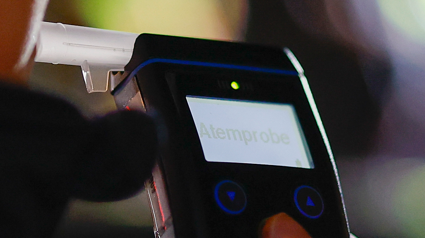 Türkiye’de Araçlara Alkol Kilidi ve Şerit Kontrol Sistemi Geliyor!, © Heiko Becker/dpa