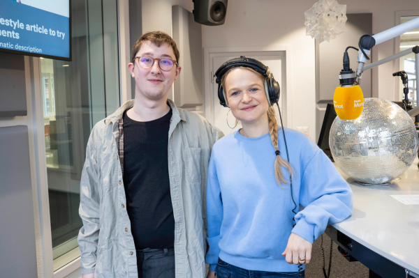 © Radio Munot, Lydia Mel mit Moderator Nico Bollinger