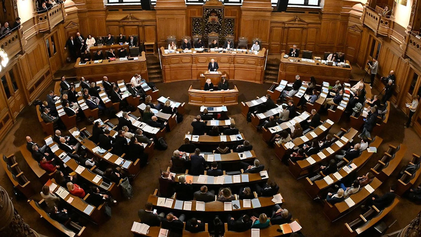 Hamburg Parlamentosu: “Her Feminizid Bir Fazladır” – Kadınlara Yönelik Şiddete Karşı Yeni Adımlar, © hamburgische-buergerschaft.de Hamburg Parlamentosu: “Her Feminizid Bir Fazladır” – Kadınlara Yönelik Şiddete Karşı Yeni Adımlar, © hamburgische-buergerschaft.de