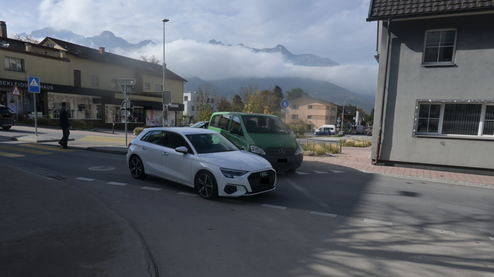 Blechschaden nach Auffahrunfall in Schaan, © Landespolizei
