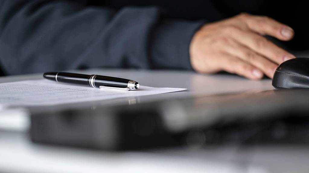 Strengere EU-Regeln für Internetkonzerne treten in Kraft, © Keystone-SDA