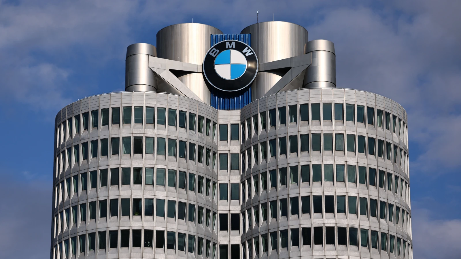 BMW-Absatz bricht zweistellig ein, © Keystone / EPA / Anna Szilagyi BMW-Absatz bricht zweistellig ein, © Keystone / EPA / Anna Szilagyi
