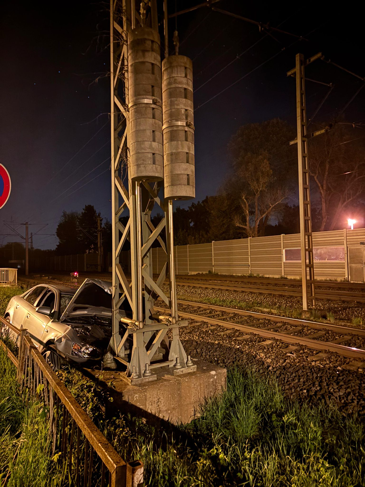 Der Unfall passierte in der Nacht zum 1. Mai. (Handout), © .../Landespolizeiinspektion Erfurt/dpa