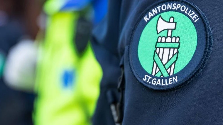 Festnahme nach Raubüberfall und Verfolgungsjagd, © ZVG/ Kantonspolizei St. Gallen Festnahme nach Raubüberfall und Verfolgungsjagd, © ZVG/ Kantonspolizei St. Gallen