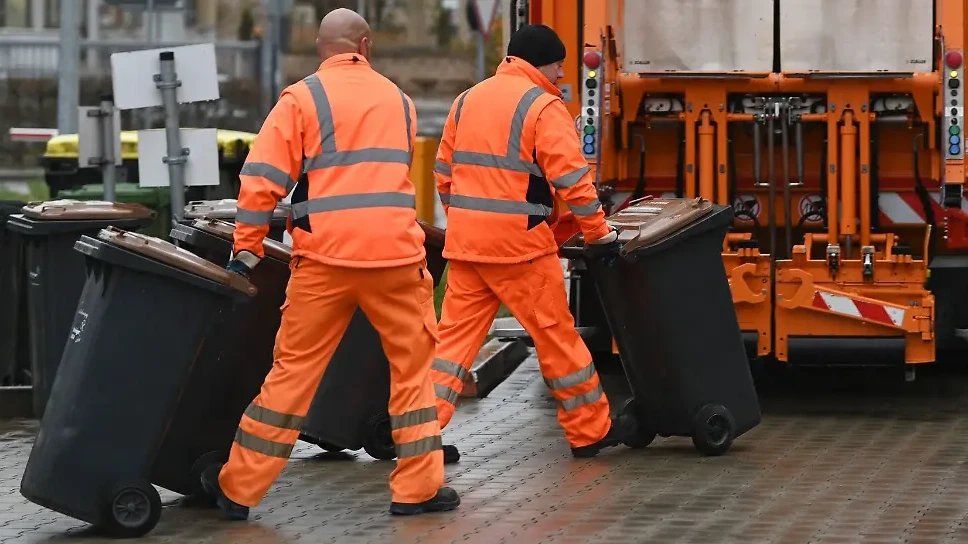 Bremen’de Çöp Toplama Görevlilerine Bahşiş Yasağı!, © dpa Bremen’de Çöp Toplama Görevlilerine Bahşiş Yasağı!, © dpa