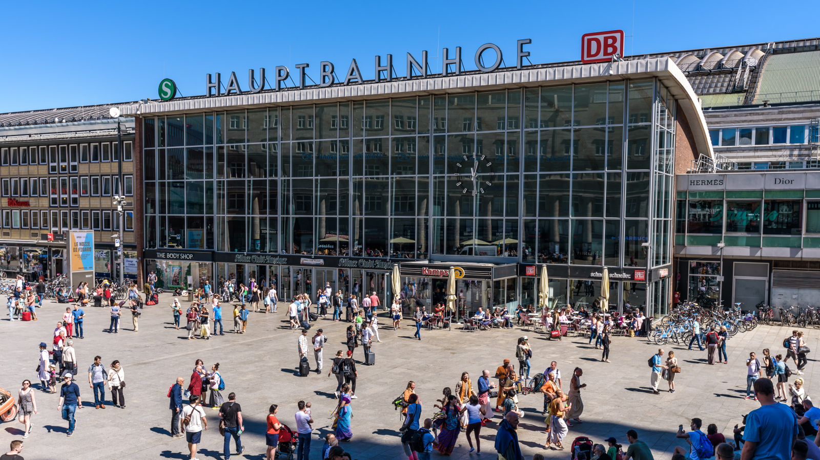 Köln Merkez İstasyonu’nda bir gecede iki şiddet olayı, © shutterstock