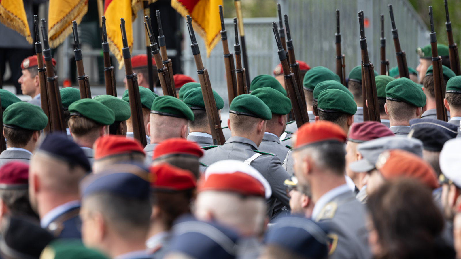 Almanya'da Gençlerin Çoğunluğu Zorunlu Askerliğe Karşı, ©  Hannes P Albert/dpa