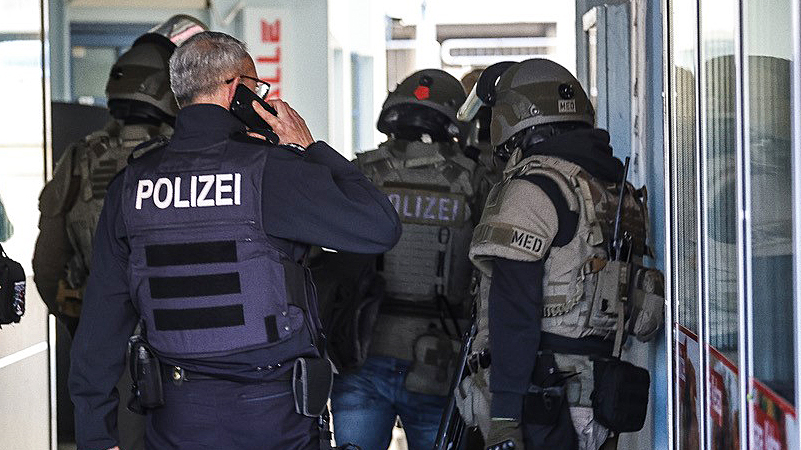 Hagen’de Saldırı Tehdidi Nedeniyle Gözaltı, © Alex Talash/dpa 