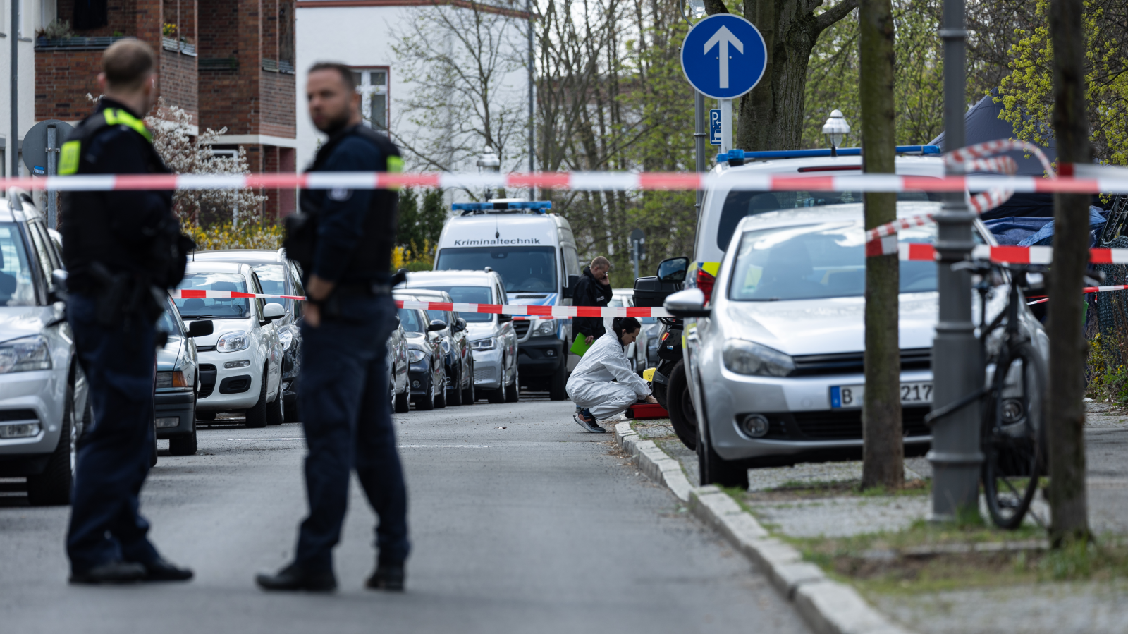 Berlin-Reinickendorf’da Kaldırımda Cinayet: Bir Kişi Öldürüldü, Çok Sayıda Gözaltı, © Hannes P. Albert/dpa 