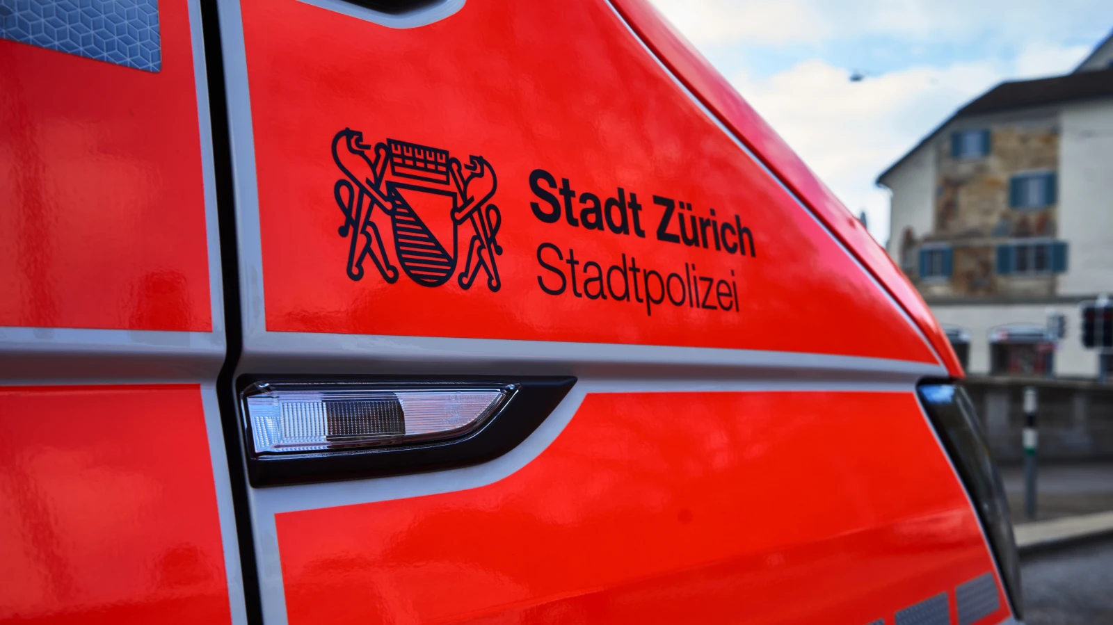 Verletzte Frau in Zürcher Park wirft Fragen auf, © Stadtpolizei ZH Verletzte Frau in Zürcher Park wirft Fragen auf, © Stadtpolizei ZH