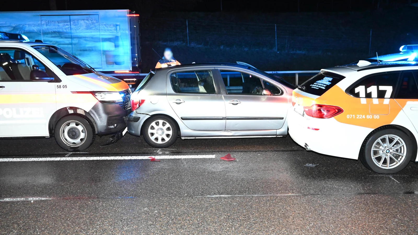 Vier Einbrecher nach Flucht in Oberbüren festgenommen, © Kantonspolizei St. Gallen Vier Einbrecher nach Flucht in Oberbüren festgenommen, © Kantonspolizei St. Gallen