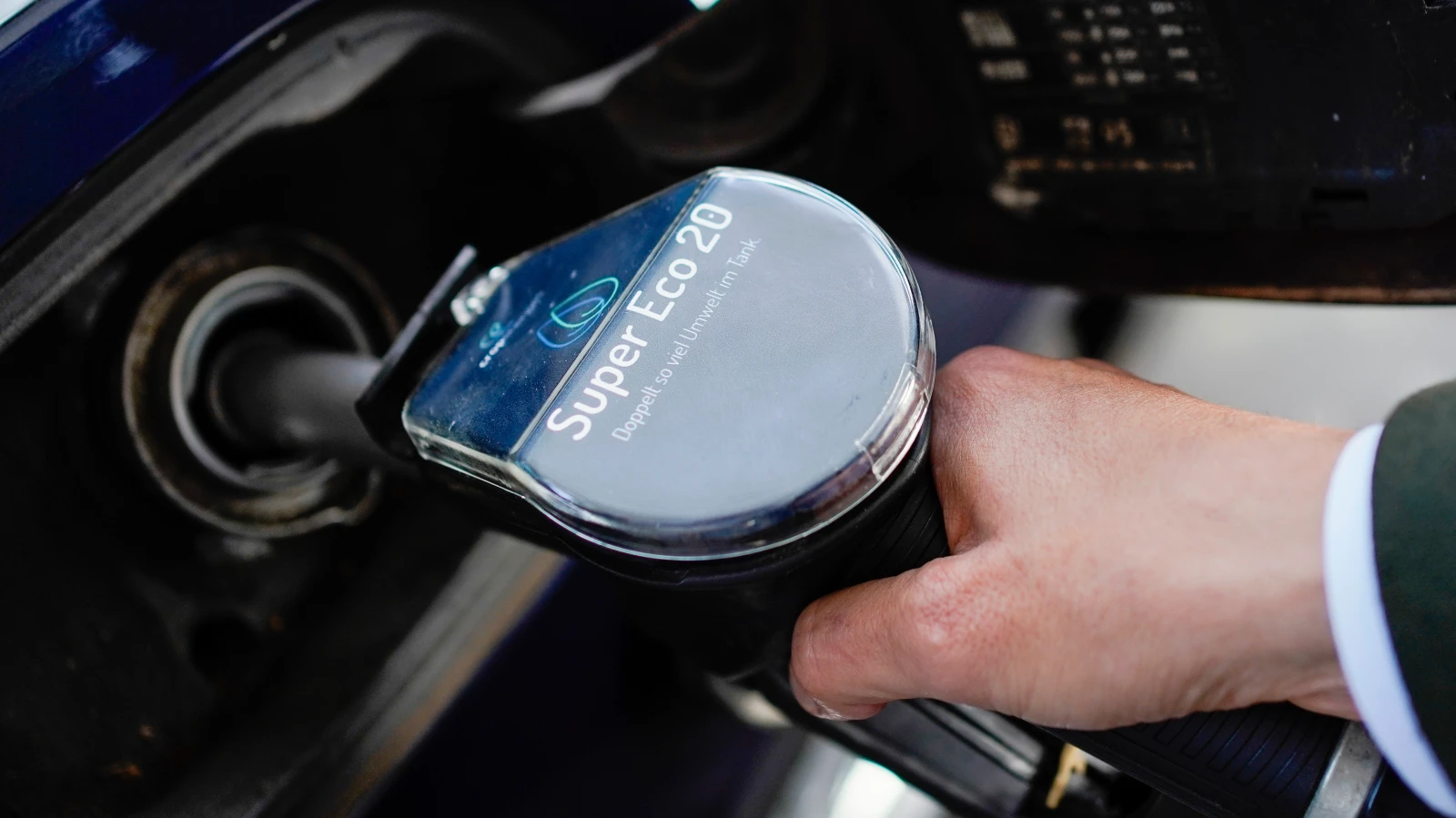 Bremen’de Benzin Hırsızlığı Arttı!, © dpa Bremen’de Benzin Hırsızlığı Arttı!, © dpa