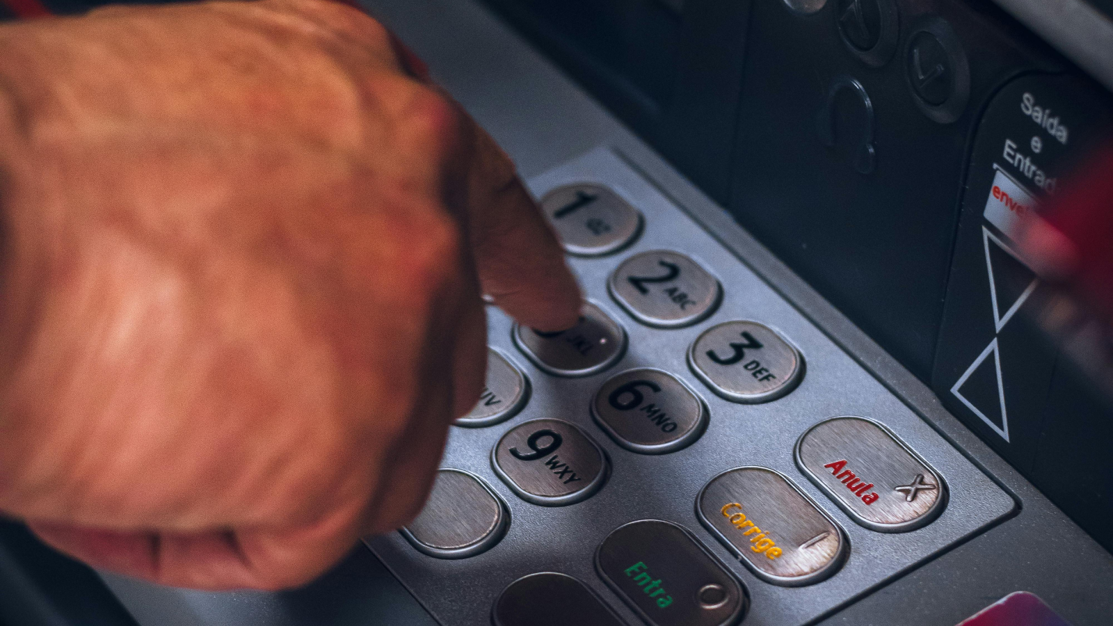 Bankomat in Oberwil gesprengt, © Eduardo Soares