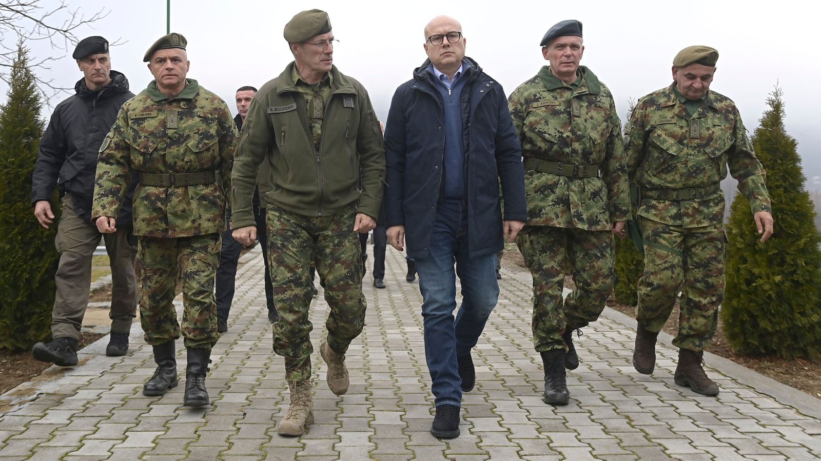 Rücktritt von Serbiens Premier Vucevic, © Keystone / AP Serbian Defense Ministry Press Service