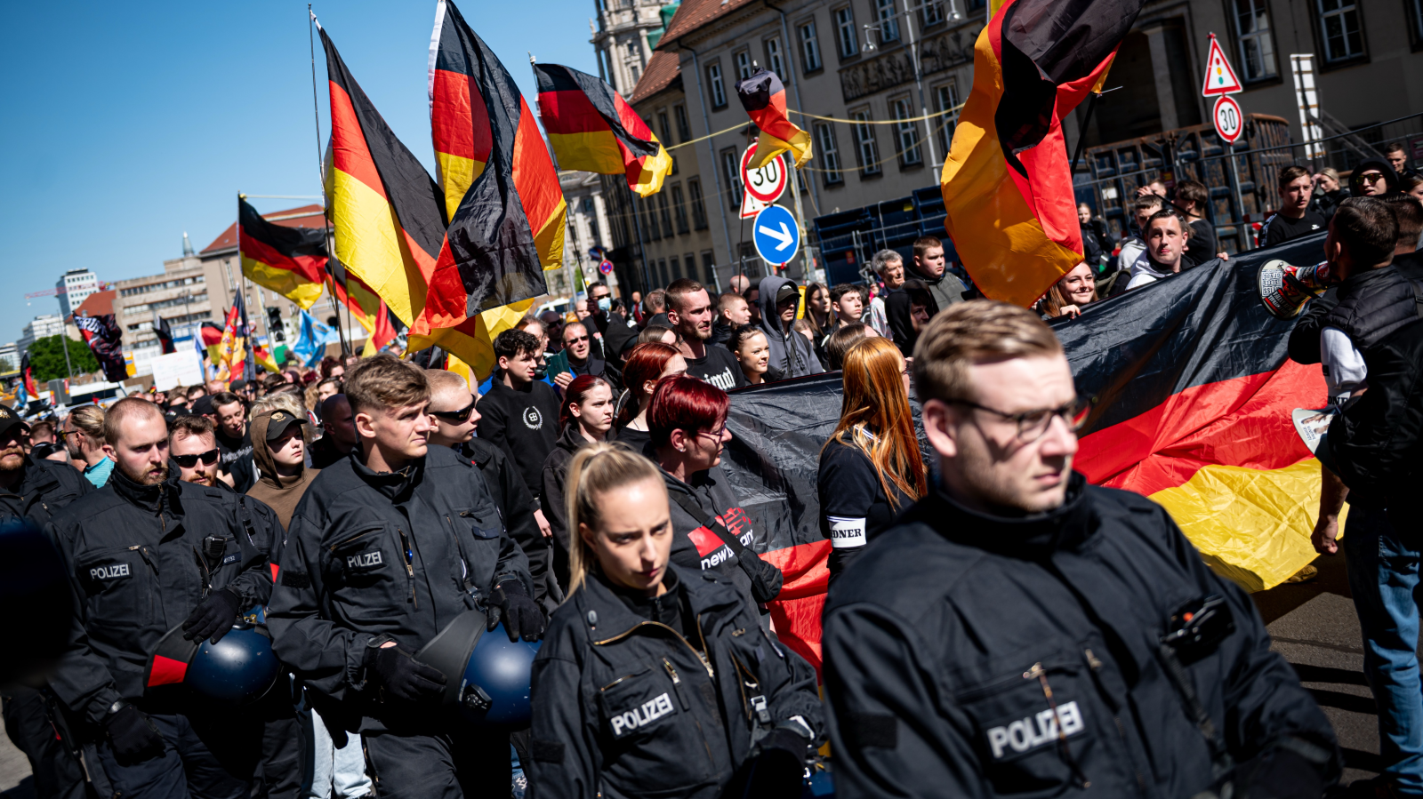 Aşırı Sağ ve Karşı Gösteriler Güne Damga Vurdu!, © dpa