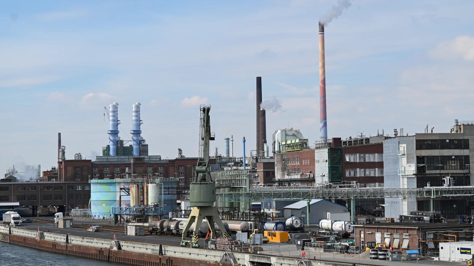 Bayer Frankfurt Fabrikasını Kapatıyor!, © Arne Dedert/dpa Bayer Frankfurt Fabrikasını Kapatıyor!, © Arne Dedert/dpa