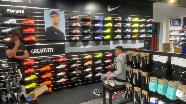 Not-Fussballschuhe für den FC Basel, © Radio Basilisk Not-Fussballschuhe für den FC Basel, © Radio Basilisk