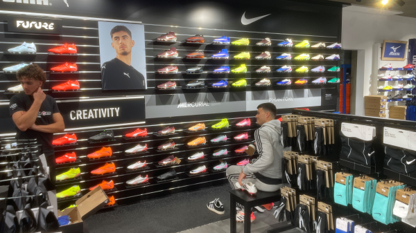 Not-Fussballschuhe für den FC Basel, © Radio Basilisk