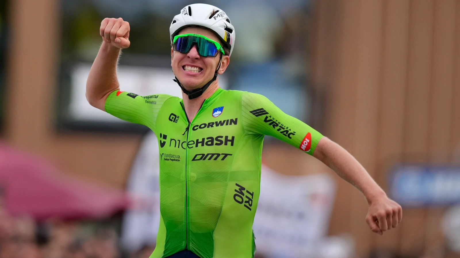 Triumphfahrt von Tadej Pogacar zu WM-Gold, © Keystone Triumphfahrt von Tadej Pogacar zu WM-Gold, © Keystone