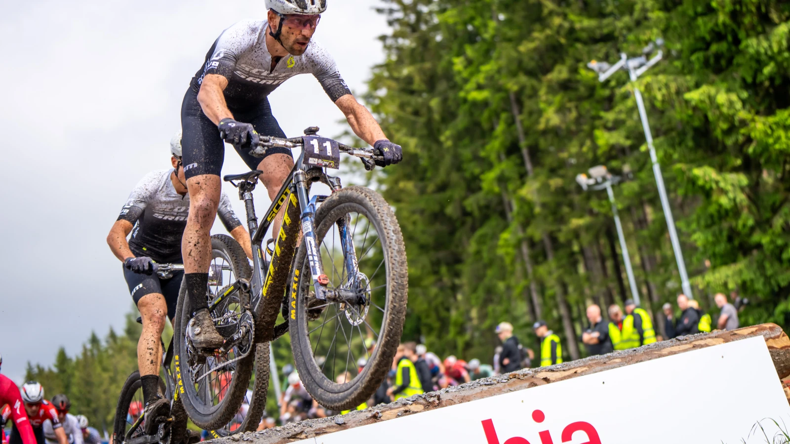 Pidcock gewinnt in Nove Mesto vor Schurter, © Keystone Pidcock gewinnt in Nove Mesto vor Schurter, © Keystone