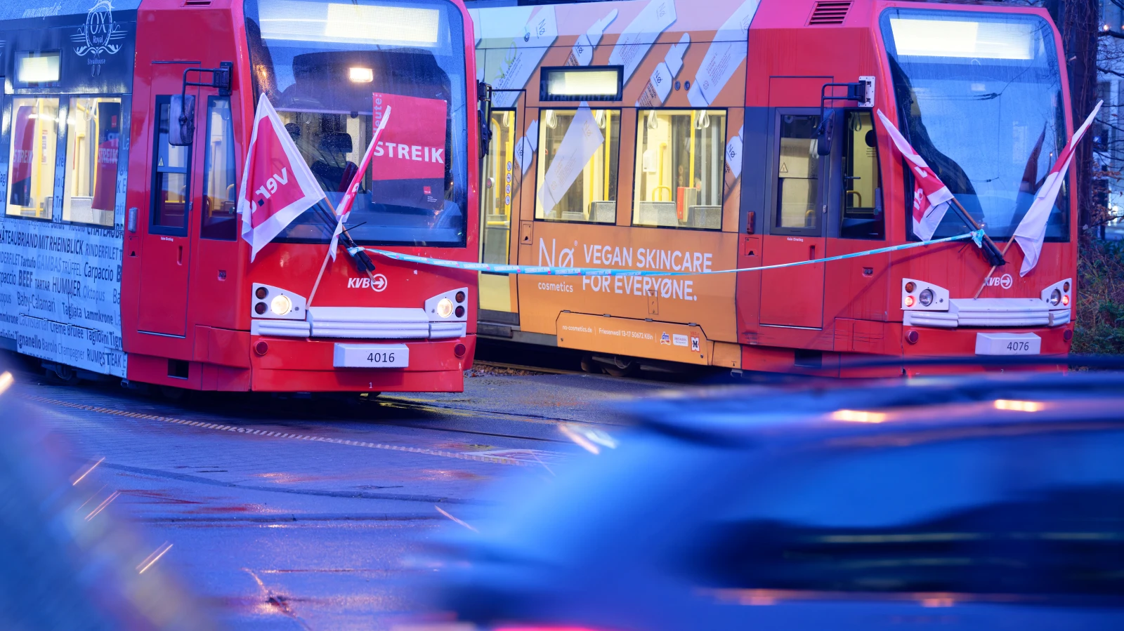 Grevler Nedeniyle 'Yolculara Alternatif Ulaşım Çağrısı', © Henning Kaiser/dpa Grevler Nedeniyle 'Yolculara Alternatif Ulaşım Çağrısı', © Henning Kaiser/dpa