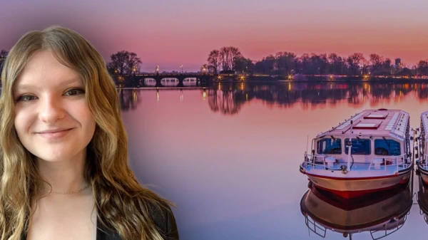 Mädchen in Vordergrund im Hintergrund die Alster, © Shutterstock Mädchen in Vordergrund im Hintergrund die Alster, © Shutterstock