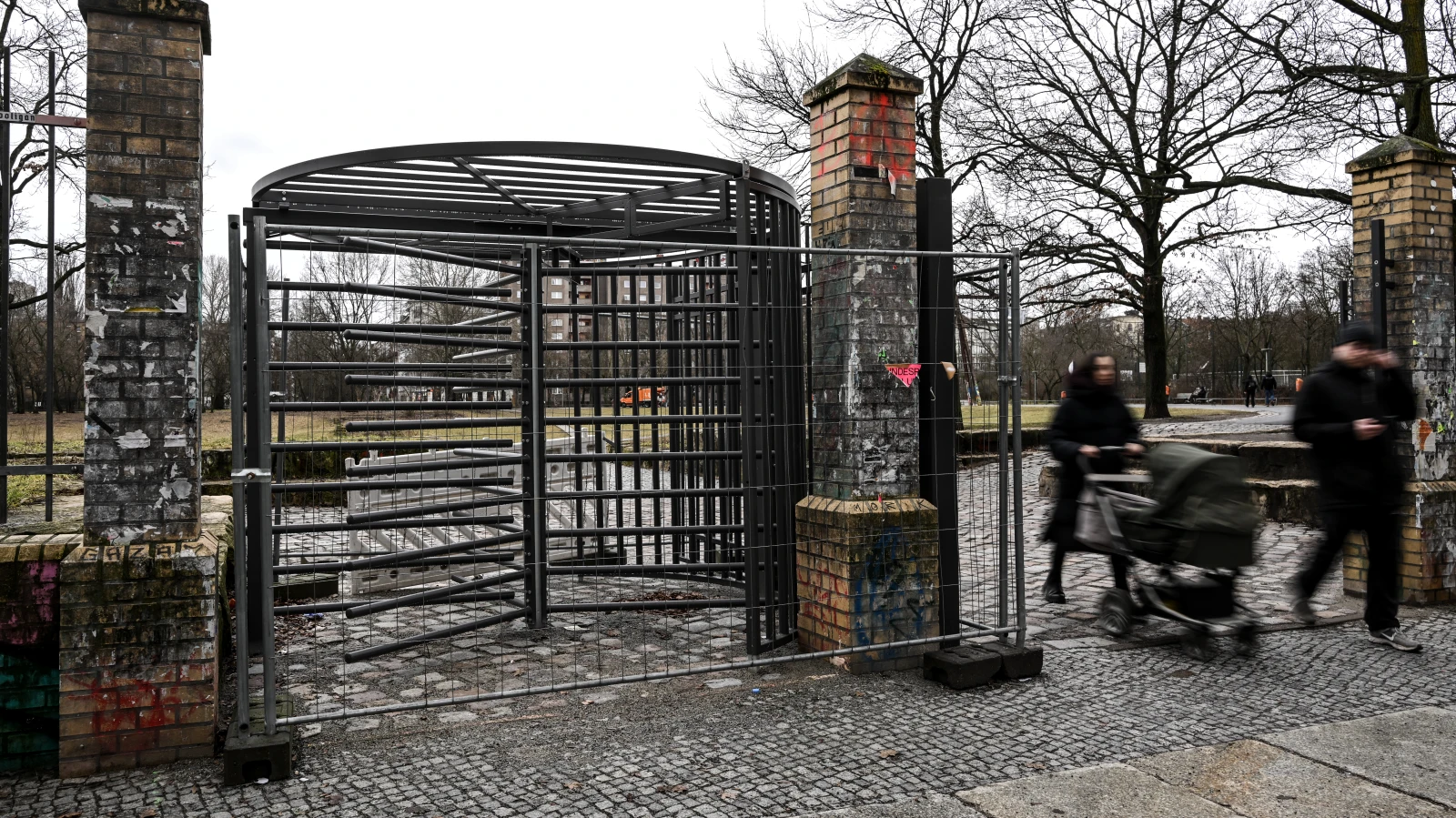Berlin’de Görlitzer Park’ın Gece Kapatılması Tartışma Yarattı, © Britta Pedersen/dpa Berlin’de Görlitzer Park’ın Gece Kapatılması Tartışma Yarattı, © Britta Pedersen/dpa