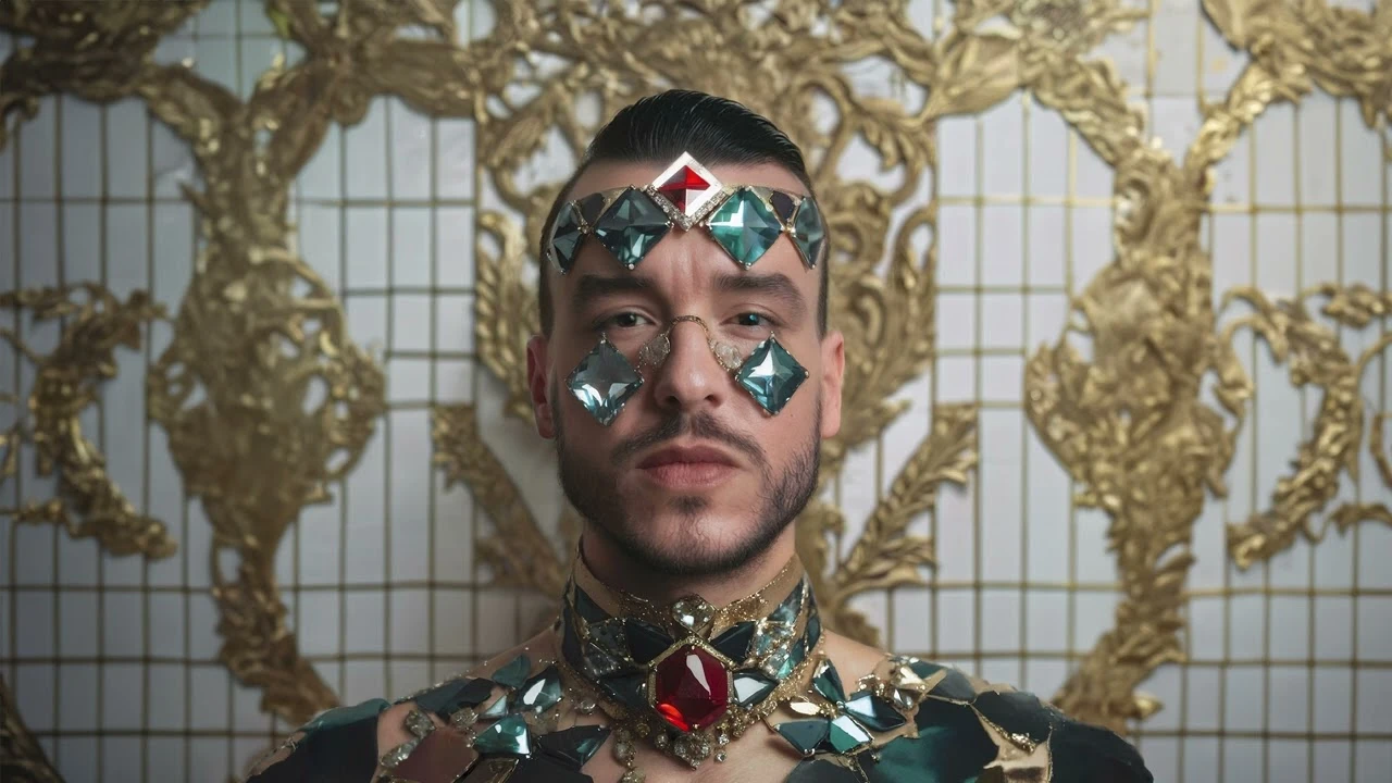 Türk Müziğinin Çok Yönlü Sesi Cem Adrian'dan 20. Yıl Albümü: “Mücevher”, © Cem Adrian instagram hesabi Türk Müziğinin Çok Yönlü Sesi Cem Adrian'dan 20. Yıl Albümü: “Mücevher”, © Cem Adrian instagram hesabi