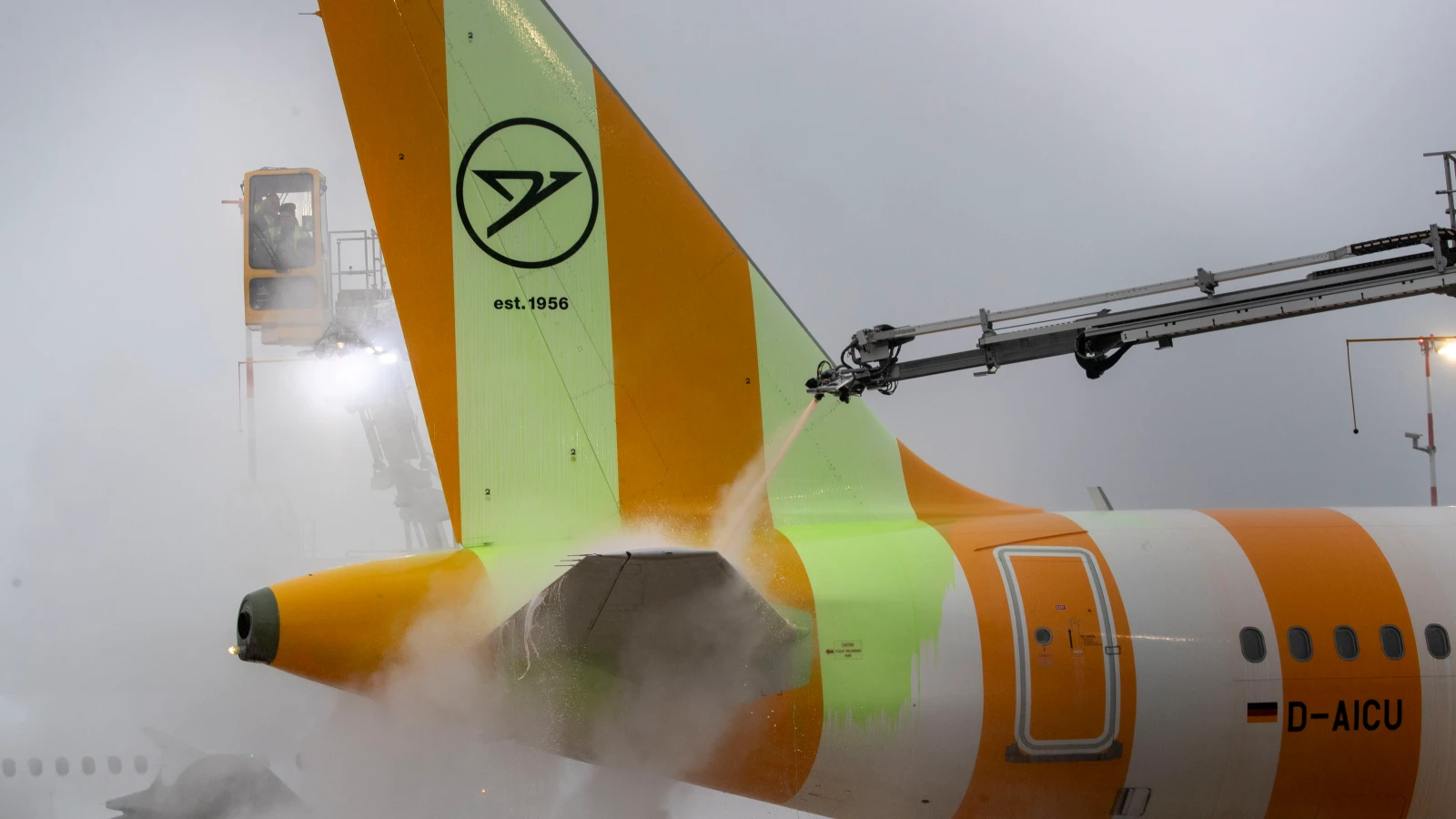 Hessen'de Kar ve Buzlanma Ulaşımı Etkiledi: Frankfurt'ta Çok Sayıda Uçuş İptal Edildi, © Helmut Fricke/dpa Hessen'de Kar ve Buzlanma Ulaşımı Etkiledi: Frankfurt'ta Çok Sayıda Uçuş İptal Edildi, © Helmut Fricke/dpa