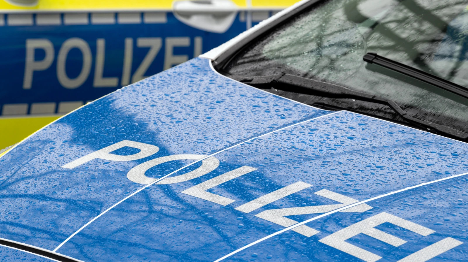 Berlin-Schöneberg'de Havai Fişekle Saldırı: Gözaltılar, © Soeren Stache/dpa Berlin-Schöneberg'de Havai Fişekle Saldırı: Gözaltılar, © Soeren Stache/dpa