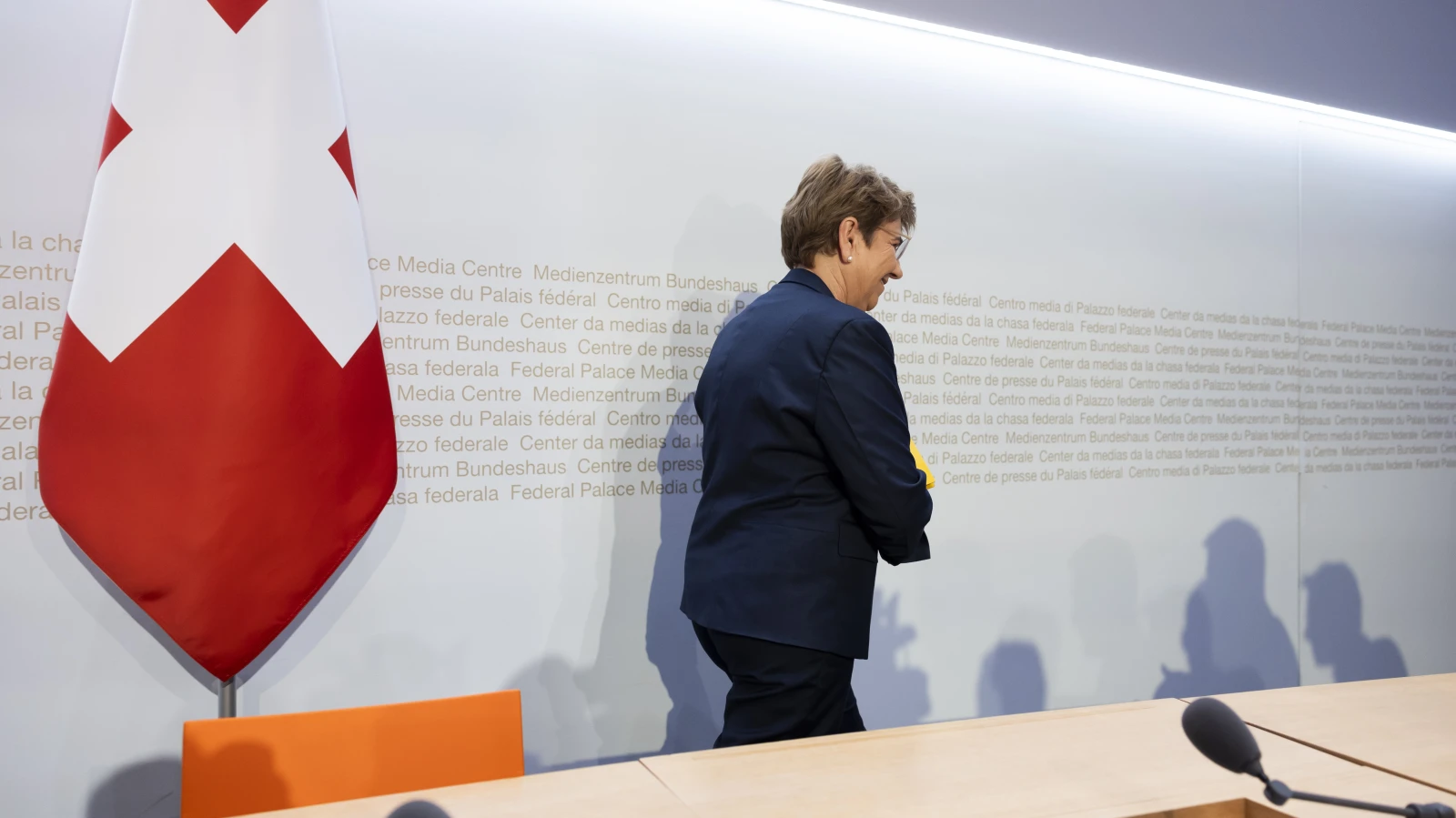 Durchwachsenes Deutschschweizer Medienecho zu Amherds Rücktritt, © Keystone/SDA Durchwachsenes Deutschschweizer Medienecho zu Amherds Rücktritt, © Keystone/SDA