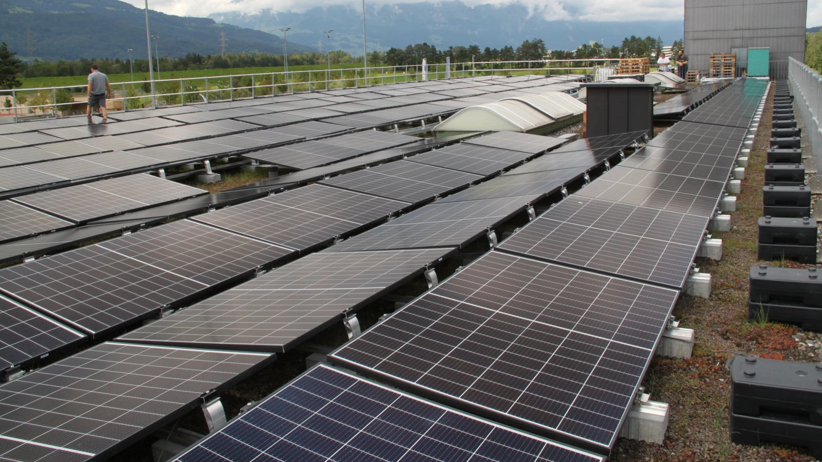 Sechs PV-Anlagen in Triesen im Bau, © Solargenossenschaft Liechtenstein Sechs PV-Anlagen in Triesen im Bau, © Solargenossenschaft Liechtenstein