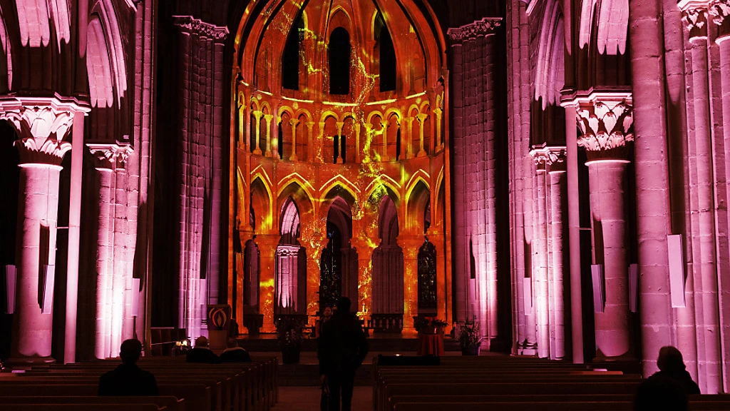 Zahlreiche weitere Opfer von Missbrauch in der Kirche melden sich, © Keystone/SDA Zahlreiche weitere Opfer von Missbrauch in der Kirche melden sich, © Keystone/SDA