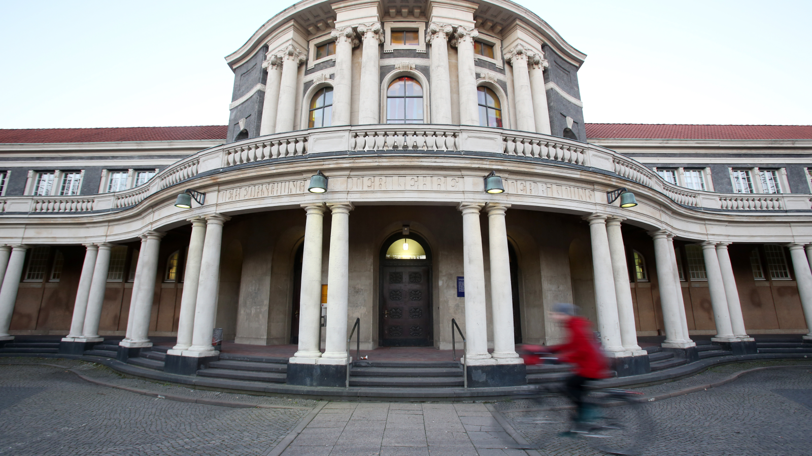 ALMANYA’NIN EN GENÇ LİSE MEZUNU: 11 YAŞINDA ÜNİVERSİTE SIRALARINDA, © Bodo Marks/dpa