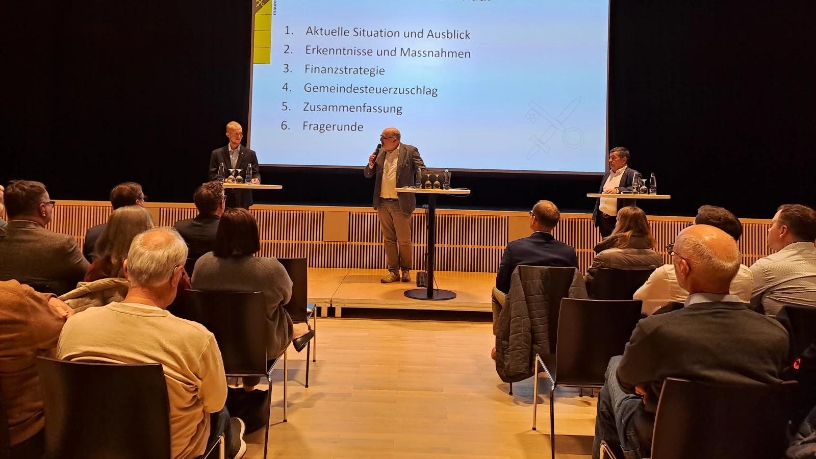 Mauren präsentiert Finanzstrategie, © Radio Liechtenstein Mauren präsentiert Finanzstrategie, © Radio Liechtenstein