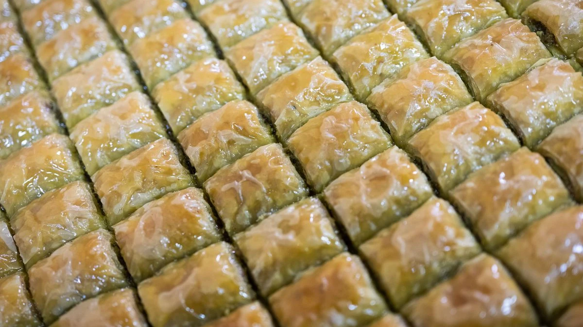 Ramazan Bayramı: Birlik, Paylaşma ve Sevinç Zamanı!, © Boris Roessler/dpa Ramazan Bayramı: Birlik, Paylaşma ve Sevinç Zamanı!, © Boris Roessler/dpa