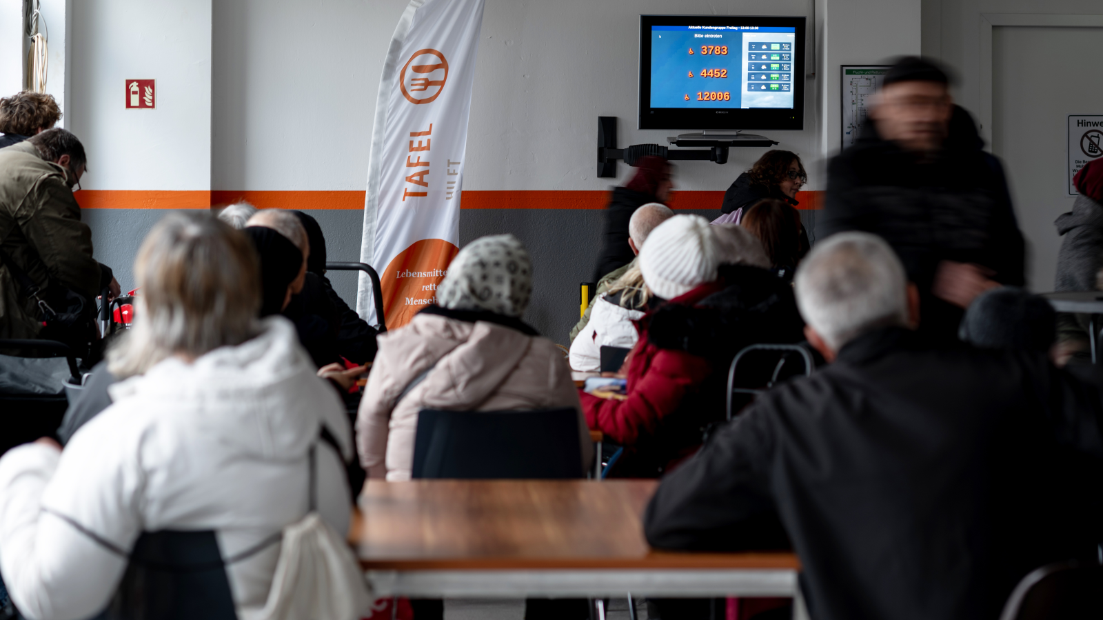 NRW’de Alarm Veren Tablo: 400 Bine Yakın Kişi Gıda Bankalarına Muhtaç, © Fabian Strauch/dpa