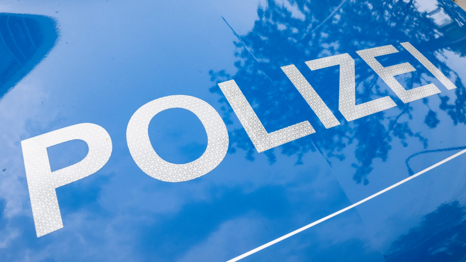 Gülme Gazı Alan Sürücü Kaza Yaptı!, © dpa Gülme Gazı Alan Sürücü Kaza Yaptı!, © dpa