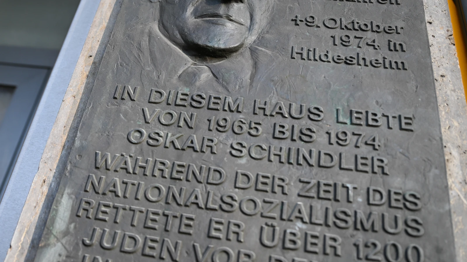 Frankfurt Ana Garı Önü Artık Emilie ve Oskar Schindler’in İsmini Taşıyor!, © Arne Dedert/dpa Frankfurt Ana Garı Önü Artık Emilie ve Oskar Schindler’in İsmini Taşıyor!, © Arne Dedert/dpa