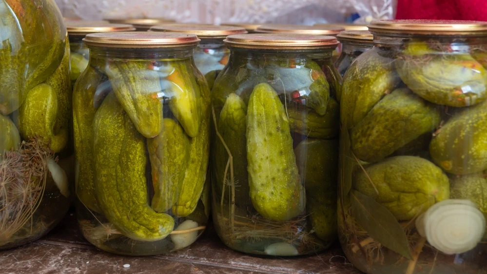 Ev Yapımı Turşunun Şaşırtıcı Faydaları: Kanseri Önler, Kalbi Korur!, © shutterstock Ev Yapımı Turşunun Şaşırtıcı Faydaları: Kanseri Önler, Kalbi Korur!, © shutterstock