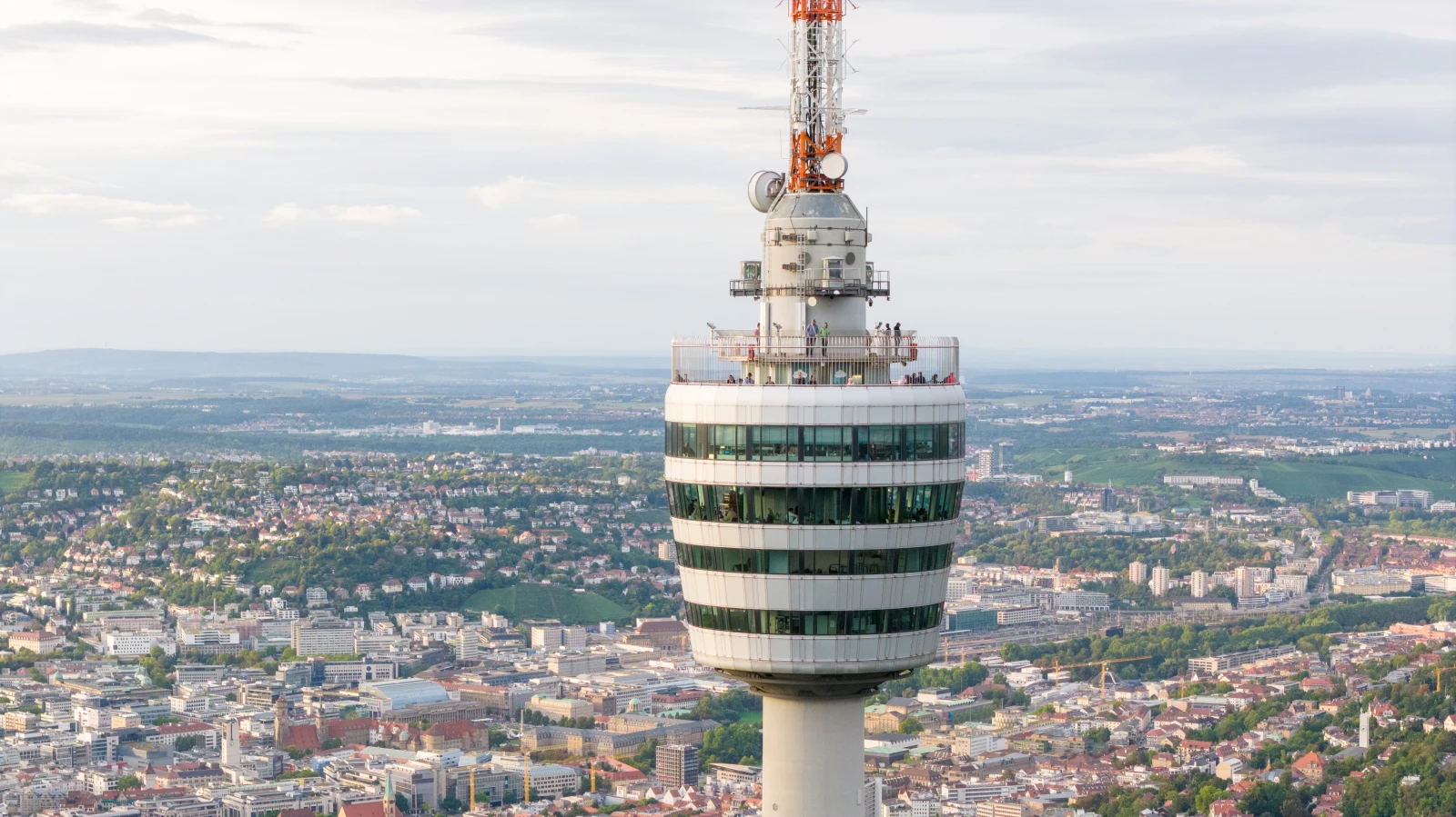 Stuttgart Televizyon Kulesi 70 Yaşında: 70 Saat Kesintisiz Ziyarete Açık, © shutterstock Stuttgart Televizyon Kulesi 70 Yaşında: 70 Saat Kesintisiz Ziyarete Açık, © shutterstock