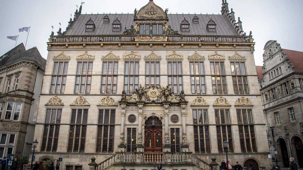 Bremen’de Tarihi Schütting Binasında Enerji Yenileme Başladı!, © Sina Schuldt/dpa Bremen’de Tarihi Schütting Binasında Enerji Yenileme Başladı!, © Sina Schuldt/dpa