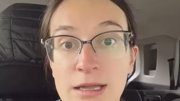 Rızası Olmadan Dünyaya Getirdikleri İçin Anne ve Babasına Dava Açtığını Söyledi! , © Fotograf fenomenin kendi tiktok hesabından alınmıştır.