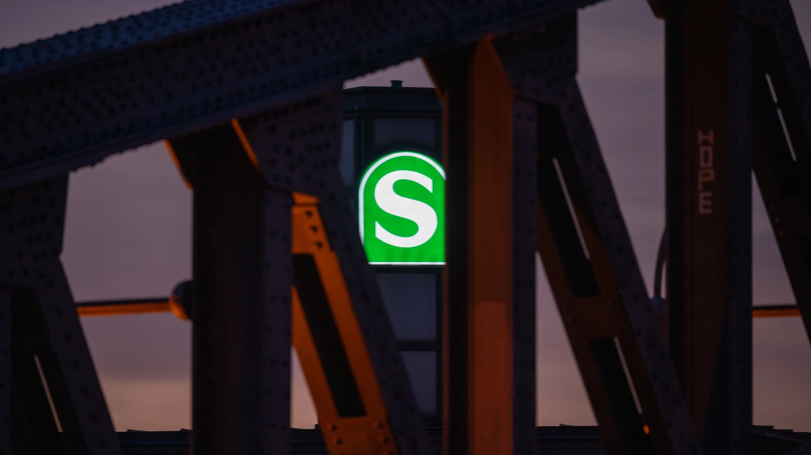 Berlin'de S-Bahn İstasyonunda Kadınlara Saldırı: Polis Tanık Arıyor, © dpa Berlin'de S-Bahn İstasyonunda Kadınlara Saldırı: Polis Tanık Arıyor, © dpa