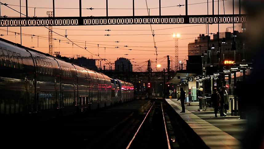 Messerattacke in Bahnhof in Paris, ©  Christophe Ena/AP/dpa