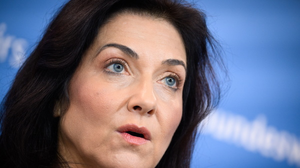 Almanya’da akaryakıt fiyatları tartışması: Hükümet petrol şirketlerine yeni kurallar getirmeyi planlıyor, © Bernd von Jutrczenka/dpa