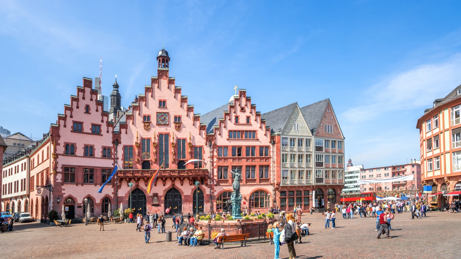 Frankfurt'ta Turizm Rekoru Kırıldı, © shutterstock Frankfurt'ta Turizm Rekoru Kırıldı, © shutterstock