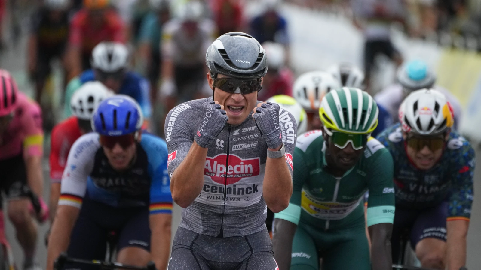 Belgier Philipsen Sprintsieger im Herzen Frankreichs, © AP Photo/Daniel Cole Belgier Philipsen Sprintsieger im Herzen Frankreichs, © AP Photo/Daniel Cole